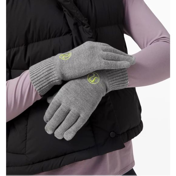 Lululemon Warm Revelation Gloves Tech GUGG/FZAP Size M/L - Picture 4 of 6